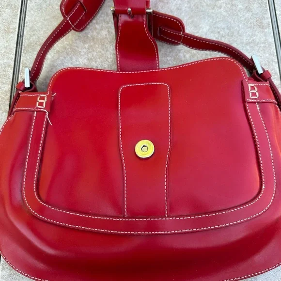 Phynes Paris Shoulder Bag